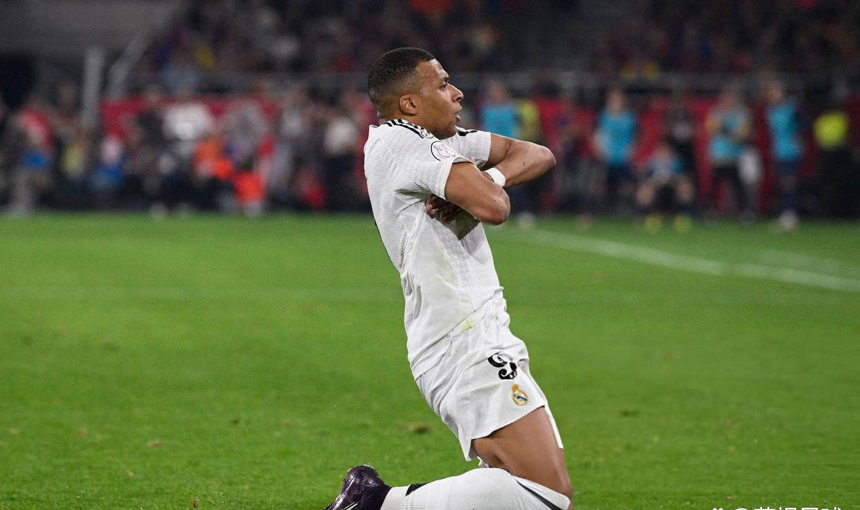 AYX官方平台姆巴佩官方宣布晋级下一阶段新规，篮网引发争议！